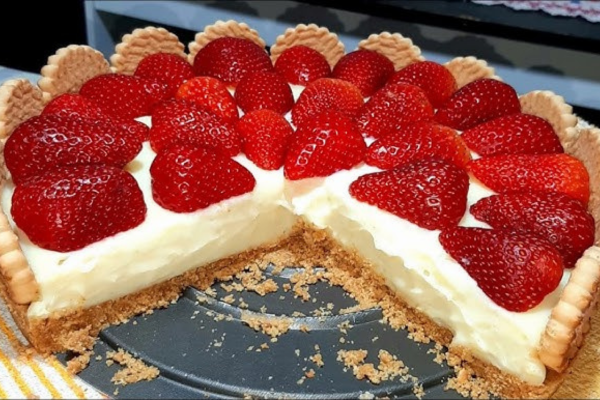 Torta de Morango com Creme Uma Sobremesa Deliciosa