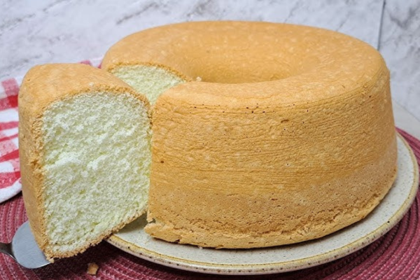 Bolo de 3 ingredientes A Receita Econômica que Todo Mundo Consegue Fazer