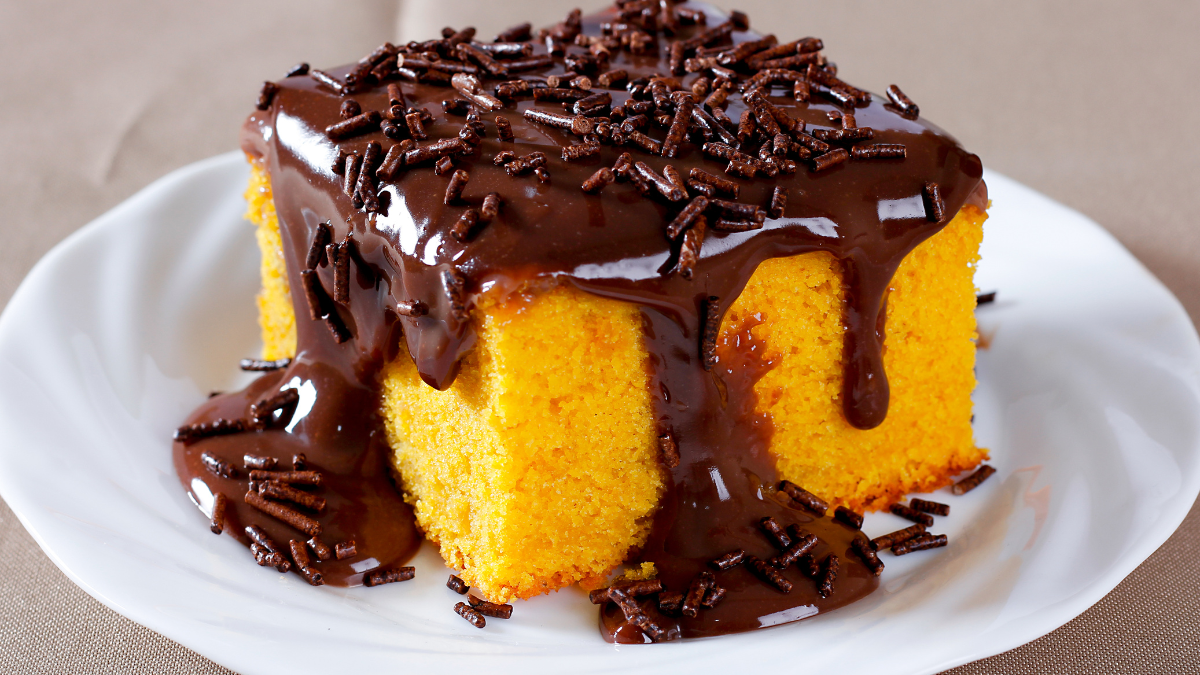 Bolo de Cenoura Fofinho A Receita Perfeita com Cobertura de Chocolate que Sempre Dá Certo