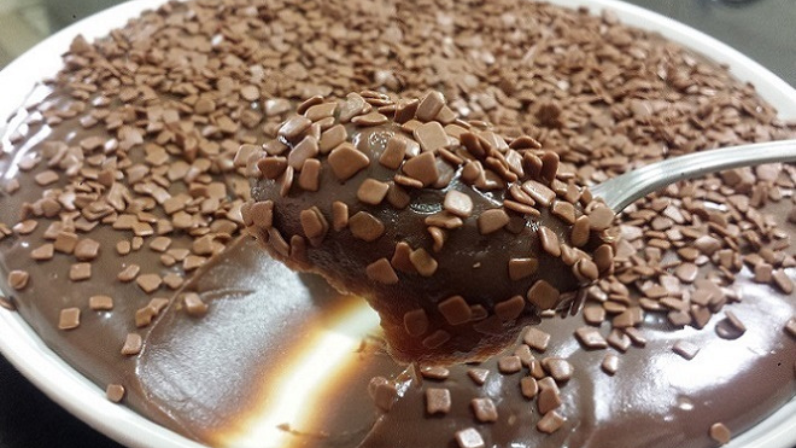 Fiz esse brigadeiro gourmet cremoso com apenas 3 ingredientes e o resultado ficou surreal